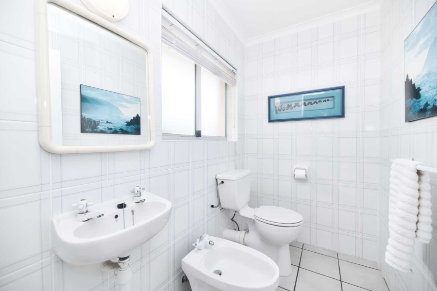 4 Bedroom Property for Sale in Voelklip Western Cape